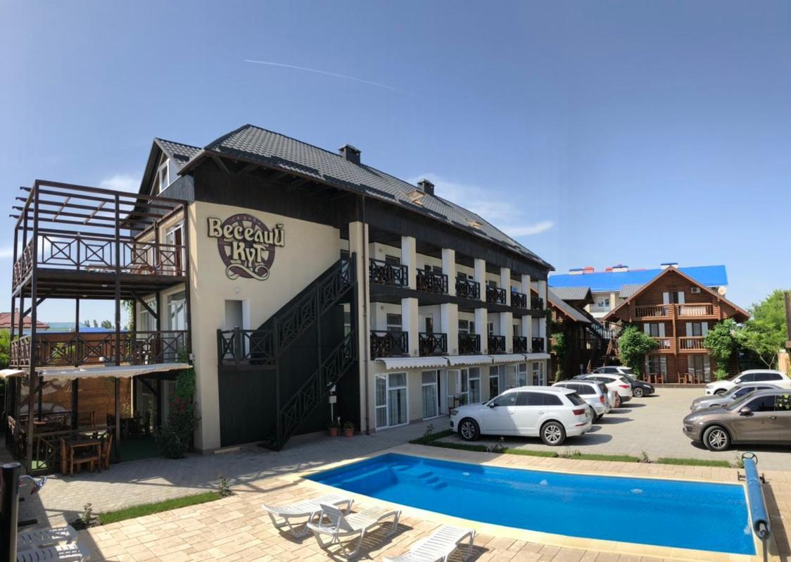 Веселий Кут Hotel Zaliznyy Port Exterior photo